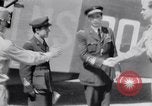 Image italien d'avions et d'équipages reddition à l'aérodrome de Catane Catania Sicile Italie, 1943, de la seconde 52 séquences d'archives historiques vidéo 65675030939