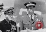 Image italien d'avions et d'équipages reddition à l'aérodrome de Catane Catania Sicile Italie, 1943, de la seconde 56 séquences d'archives historiques vidéo 65675030939