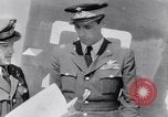 Image italien d'avions et d'équipages reddition à l'aérodrome de Catane Catania Sicile Italie, 1943, de la seconde 59 séquences d'archives historiques vidéo 65675030939