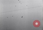 Image bombardement Pratica di Mare aérodrome Pratica di Mare Italie, 1943, de la seconde 17 séquences d'archives historiques vidéo 65675030941