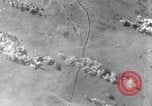 Image bombardement Pratica di Mare aérodrome Pratica di Mare Italie, 1943, de la seconde 34 séquences d'archives historiques vidéo 65675030941