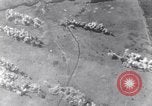 Image bombardement Pratica di Mare aérodrome Pratica di Mare Italie, 1943, de la seconde 38 séquences d'archives historiques vidéo 65675030941