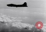 Standbild B-17 Bomber Bologna (Italien), 1943, aus Sekunde 21 historischem Filmmaterial Videoclip 65675030942