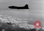 Standbild B-17 Bomber Bologna (Italien), 1943, aus Sekunde 24 historischem Filmmaterial Videoclip 65675030942