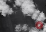Standbild B-17 Bomber Bologna (Italien), 1943, aus Sekunde 37 historischem Filmmaterial Videoclip 65675030942