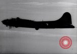 Standbild B-17 Bomber Bologna (Italien), 1943, aus Sekunde 42 historischem Filmmaterial Videoclip 65675030942