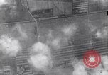 Standbild B-17 Bomber Bologna (Italien), 1943, aus Sekunde 44 historischem Filmmaterial Videoclip 65675030942