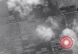 Standbild B-17 Bomber Bologna (Italien), 1943, aus Sekunde 47 historischem Filmmaterial Videoclip 65675030942