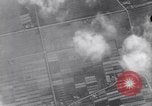 Standbild B-17 Bomber Bologna (Italien), 1943, aus Sekunde 49 historischem Filmmaterial Videoclip 65675030942