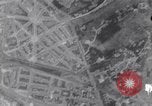 Standbild B-17 Bomber Bologna (Italien), 1943, aus Sekunde 56 historischem Filmmaterial Videoclip 65675030942