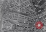Standbild B-17 Bomber Bologna (Italien), 1943, aus Sekunde 57 historischem Filmmaterial Videoclip 65675030942