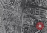 Standbild B-17 Bomber Bologna (Italien), 1943, aus Sekunde 60 historischem Filmmaterial Videoclip 65675030942