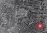 Standbild B-17 Bomber Bologna (Italien), 1943, aus Sekunde 62 historischem Filmmaterial Videoclip 65675030942