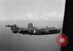 Image Bombardement de Wewak Wewak Nouvelle Guinée, 1943, de la seconde 10 séquences d'archives historiques vidéo 65675030943