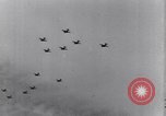 Standbild Bombardierung Werften auf seine Le Trait Frankreich, 1943, aus Sekunde 27 historischem Filmmaterial Videoclip 65675030944