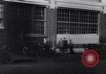 Standbild Ford Motor Company Anlage Highland Park Michigan USA, 1916, aus Sekunde 17 historischem Filmmaterial Videoclip 65675030948