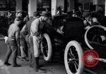 Image dix millionième Model-T Ford Highland Park Michigan USA, 1924, de la seconde 21 séquences d'archives historiques vidéo 65675030954