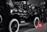 Image dix millionième Model-T Ford Highland Park Michigan USA, 1924, de la seconde 54 séquences d'archives historiques vidéo 65675030954