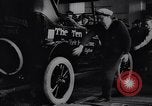 Image dix millionième Model-T Ford Highland Park Michigan USA, 1924, de la seconde 61 séquences d'archives historiques vidéo 65675030954