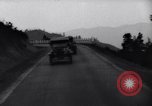 Standbild zehnmillionste Ford Wagenkolonne United States USA, 1924, aus Sekunde 3 historischem Filmmaterial Videoclip 65675030956