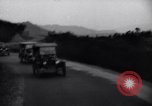 Standbild zehnmillionste Ford Wagenkolonne United States USA, 1924, aus Sekunde 9 historischem Filmmaterial Videoclip 65675030956