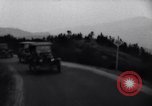 Standbild zehnmillionste Ford Wagenkolonne United States USA, 1924, aus Sekunde 11 historischem Filmmaterial Videoclip 65675030956