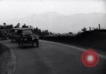 Standbild zehnmillionste Ford Wagenkolonne United States USA, 1924, aus Sekunde 13 historischem Filmmaterial Videoclip 65675030956