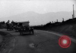 Standbild zehnmillionste Ford Wagenkolonne United States USA, 1924, aus Sekunde 14 historischem Filmmaterial Videoclip 65675030956