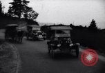 Standbild zehnmillionste Ford Wagenkolonne United States USA, 1924, aus Sekunde 20 historischem Filmmaterial Videoclip 65675030956