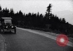Standbild zehnmillionste Ford Wagenkolonne United States USA, 1924, aus Sekunde 22 historischem Filmmaterial Videoclip 65675030956
