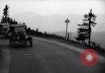 Standbild zehnmillionste Ford Wagenkolonne United States USA, 1924, aus Sekunde 24 historischem Filmmaterial Videoclip 65675030956
