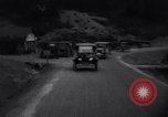 Standbild zehnmillionste Ford Wagenkolonne United States USA, 1924, aus Sekunde 30 historischem Filmmaterial Videoclip 65675030956