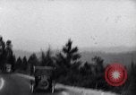 Standbild zehnmillionste Ford Wagenkolonne United States USA, 1924, aus Sekunde 34 historischem Filmmaterial Videoclip 65675030956