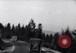 Standbild zehnmillionste Ford Wagenkolonne United States USA, 1924, aus Sekunde 36 historischem Filmmaterial Videoclip 65675030956