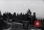 Standbild zehnmillionste Ford Wagenkolonne United States USA, 1924, aus Sekunde 37 historischem Filmmaterial Videoclip 65675030956