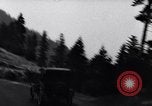 Standbild zehnmillionste Ford Wagenkolonne United States USA, 1924, aus Sekunde 44 historischem Filmmaterial Videoclip 65675030956