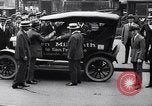 Standbild zehnmillionste Ford in New York New York United States USA, 1924, aus Sekunde 8 historischem Filmmaterial Videoclip 65675030959
