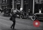 Standbild zehnmillionste Ford in New York New York United States USA, 1924, aus Sekunde 28 historischem Filmmaterial Videoclip 65675030959