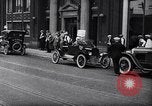 Standbild zehnmillionste Ford in New York New York United States USA, 1924, aus Sekunde 32 historischem Filmmaterial Videoclip 65675030959