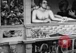 Standbild Diego Rivera industrielle Wandmalerei Detroit Michigan USA, 1932, aus Sekunde 4 historischem Filmmaterial Videoclip 65675030961