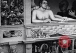 Standbild Diego Rivera industrielle Wandmalerei Detroit Michigan USA, 1932, aus Sekunde 5 historischem Filmmaterial Videoclip 65675030961
