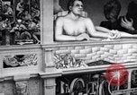 Standbild Diego Rivera industrielle Wandmalerei Detroit Michigan USA, 1932, aus Sekunde 7 historischem Filmmaterial Videoclip 65675030961