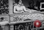 Standbild Diego Rivera industrielle Wandmalerei Detroit Michigan USA, 1932, aus Sekunde 12 historischem Filmmaterial Videoclip 65675030961