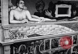 Standbild Diego Rivera industrielle Wandmalerei Detroit Michigan USA, 1932, aus Sekunde 19 historischem Filmmaterial Videoclip 65675030961