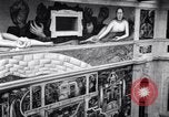 Standbild Diego Rivera industrielle Wandmalerei Detroit Michigan USA, 1932, aus Sekunde 39 historischem Filmmaterial Videoclip 65675030961