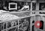 Standbild Diego Rivera industrielle Wandmalerei Detroit Michigan USA, 1932, aus Sekunde 44 historischem Filmmaterial Videoclip 65675030961
