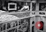 Standbild Diego Rivera industrielle Wandmalerei Detroit Michigan USA, 1932, aus Sekunde 45 historischem Filmmaterial Videoclip 65675030961