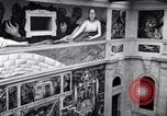 Standbild Diego Rivera industrielle Wandmalerei Detroit Michigan USA, 1932, aus Sekunde 46 historischem Filmmaterial Videoclip 65675030961