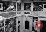 Standbild Diego Rivera industrielle Wandmalerei Detroit Michigan USA, 1932, aus Sekunde 58 historischem Filmmaterial Videoclip 65675030961