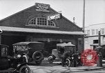 Standbild Ford Motor Verkauf und Service Garage Michigan United States USA, 1919, aus Sekunde 4 historischem Filmmaterial Videoclip 65675030970
